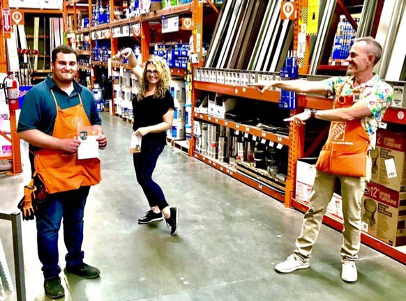 KatieCzachor's tweet photo. Recognition for doing the right thing yesterday & some safety scratcher prizes #488wolfpack https://t.co/MnRI291Yf5