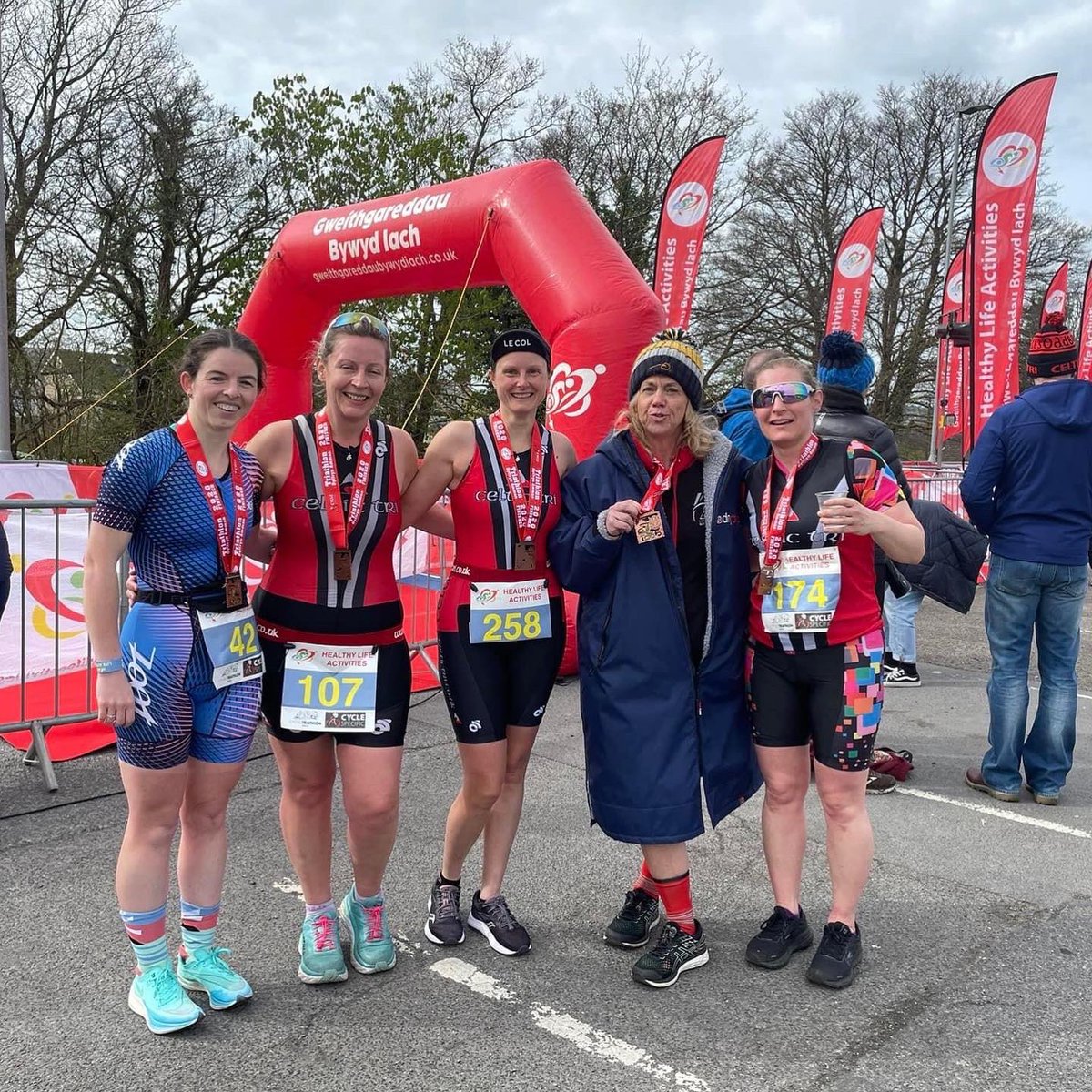 CelticTri's tweet photo. Another fabulous event from Noelwyn at @HL_Activities and great to see the club racing again this weekend, with the Amman Valley Triathlon. 🔴⚫️⚪️
Well done athletes, volunteers and organisers. 👏👏👏
#CelticTri #Triathlon #Belonging @IRONMANTriClub @WelshTriathlon https://t.co/l3qPMAR9iO