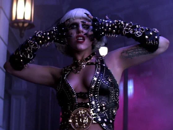 lady gaga purple versace dress Hunter on X: 