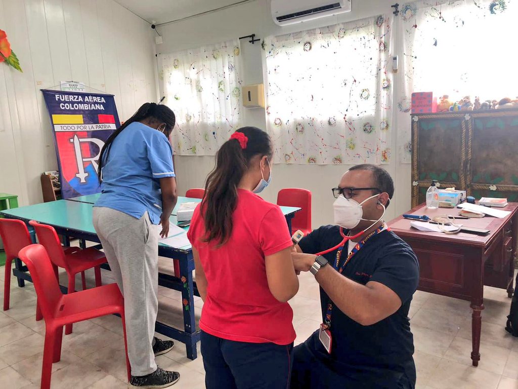 FuerzaAereaCol's tweet photo. #Destacado | Niños y jóvenes fueron beneficiados con una jornada de salud liderada por su @FuerzaAereaCol, en la Isla de #SanAndrés.
Ver más ➡️ https://t.co/44JAIlr1Lc
#MiFuerzaAérea🇨🇴
#AdAstra🚀
#PORFAC
#GACAR https://t.co/9yKIBJZ1jA