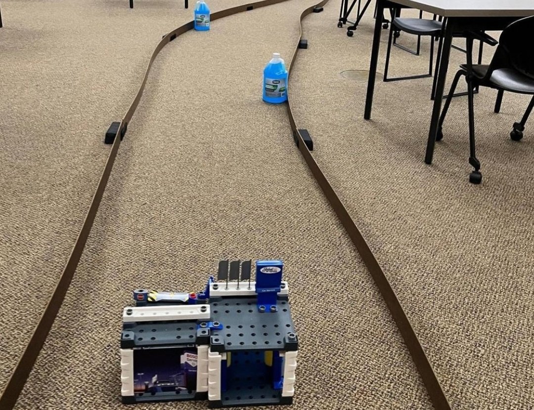 FairfieldPubLib's tweet image. Our Friends are ready for mini-golf at Main Library today! 10am-3pm

$5/person or $20/family
All proceeds to benefit the Fairfield Public Library.

There&apos;s great raffle baskets with donations from many local businesses as well!

#minigolf #libraryminigolf #friendsoflibraries