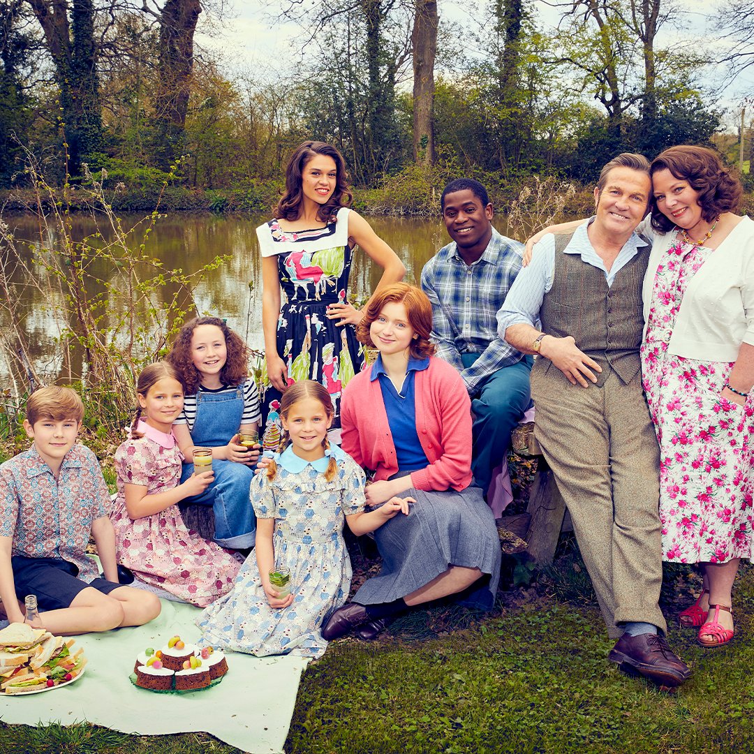 AcornTV's tweet image. Happy National Siblings Day! 👪
 
Which Acorn TV family is your favorite?