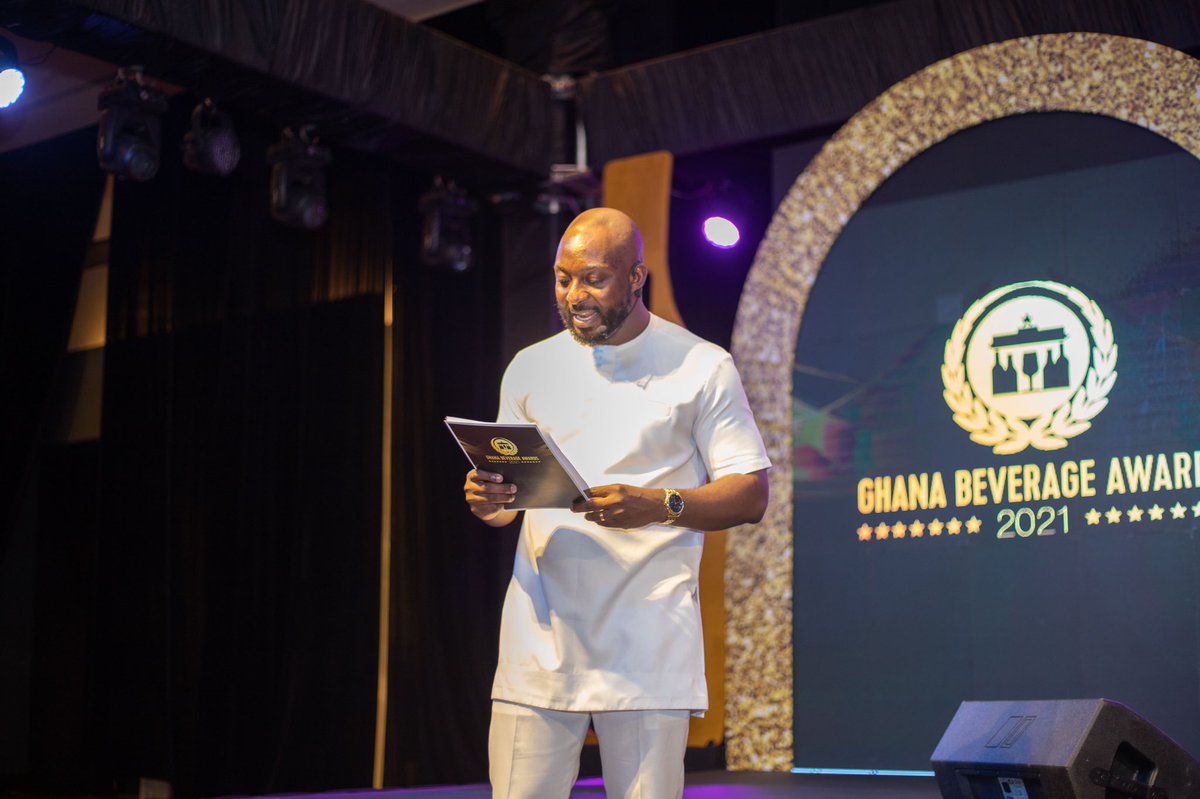 RevErskineGH's tweet photo. I’d like to say a big thank you to @Official_GMA &amp; @GHbevAwards for giving me the opportunity to be great last Friday! Had such a good time hosting #GhBevAwards21 ! Congrats to all the winners! 
📸 @alfafa_GH https://t.co/tdIFD6yurd