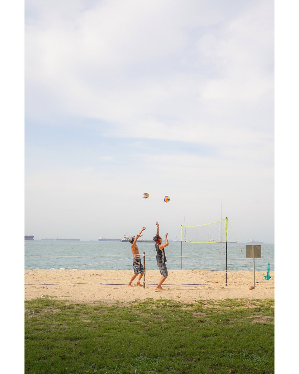 sagarpremkumar's tweet photo. Day at the beach #streetphotography #Singapore https://t.co/xmzN0kXZYe