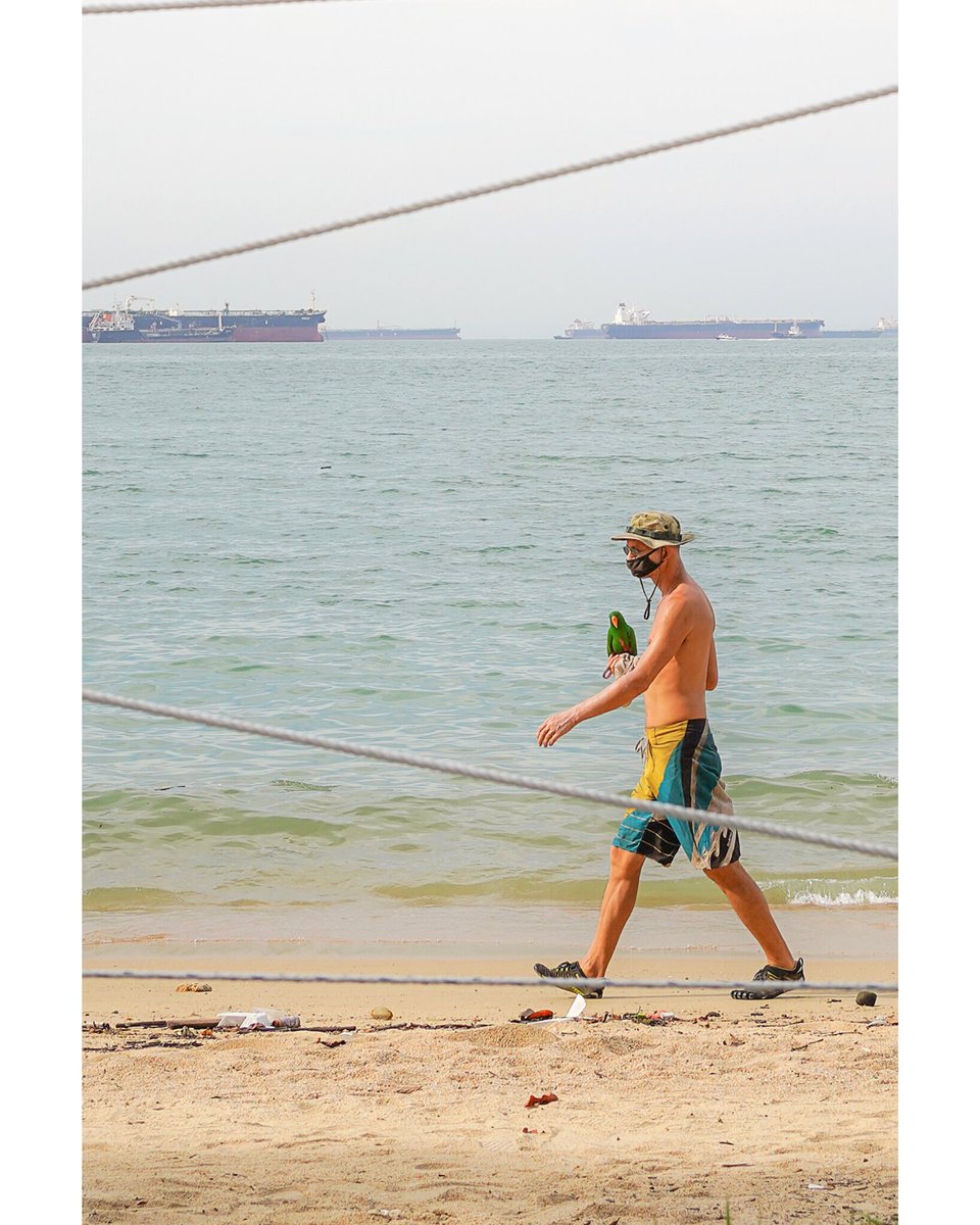 sagarpremkumar's tweet photo. Day at the beach #streetphotography #Singapore https://t.co/xmzN0kXZYe
