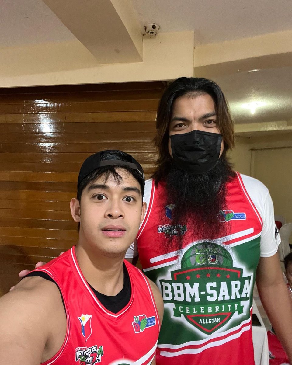 loyzagadiegs's tweet photo. proof of life https://t.co/oPCWMBOy9x