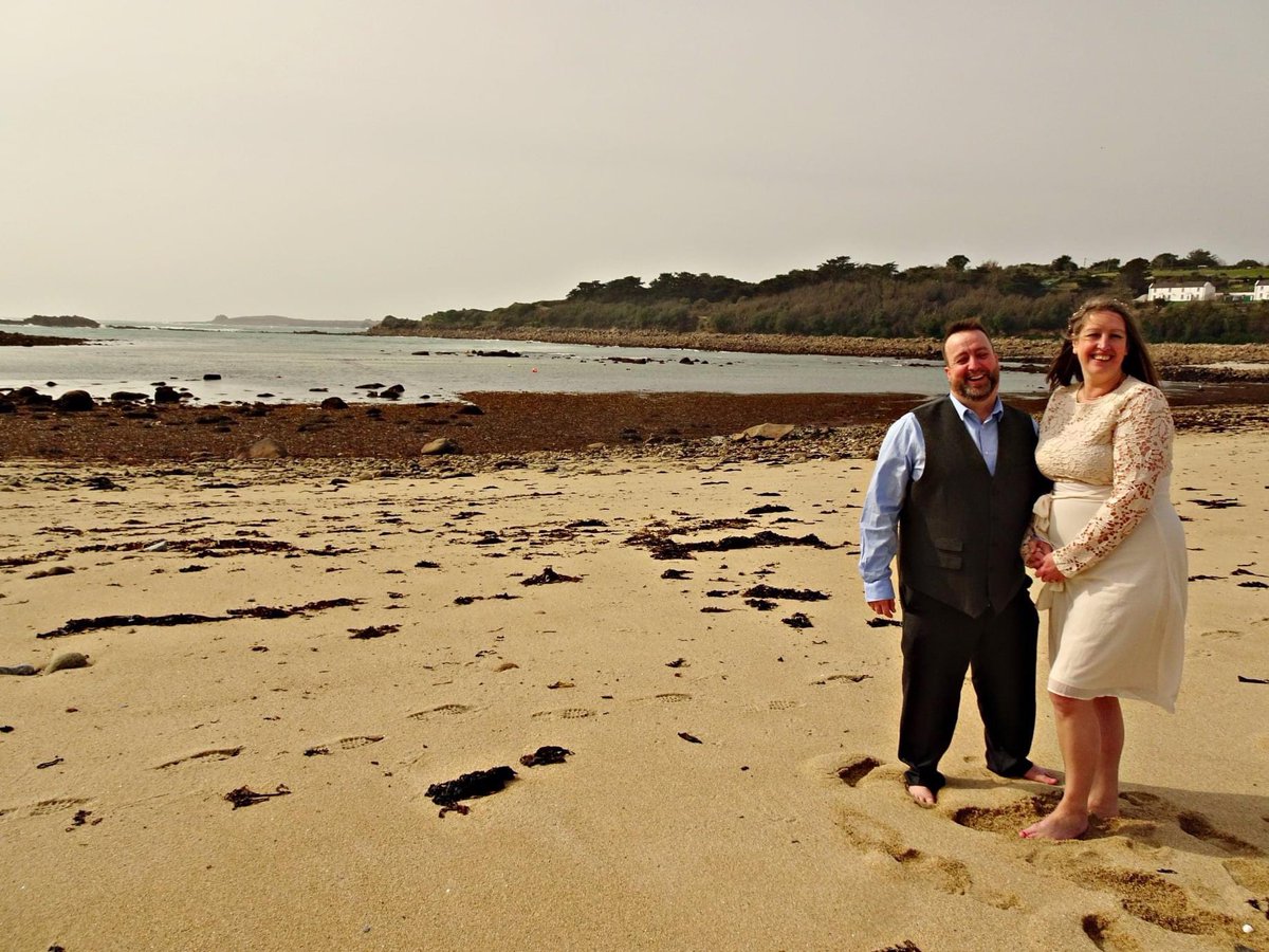 We had the joy of our first wedding of 2022 recently, a few weeks back in March, and an absolutely glorious warm day for the wedding of Matt and Becky in the Porthcressa Room, with an exchange of rings on the beach straight afterwards. Congratulations to them both.