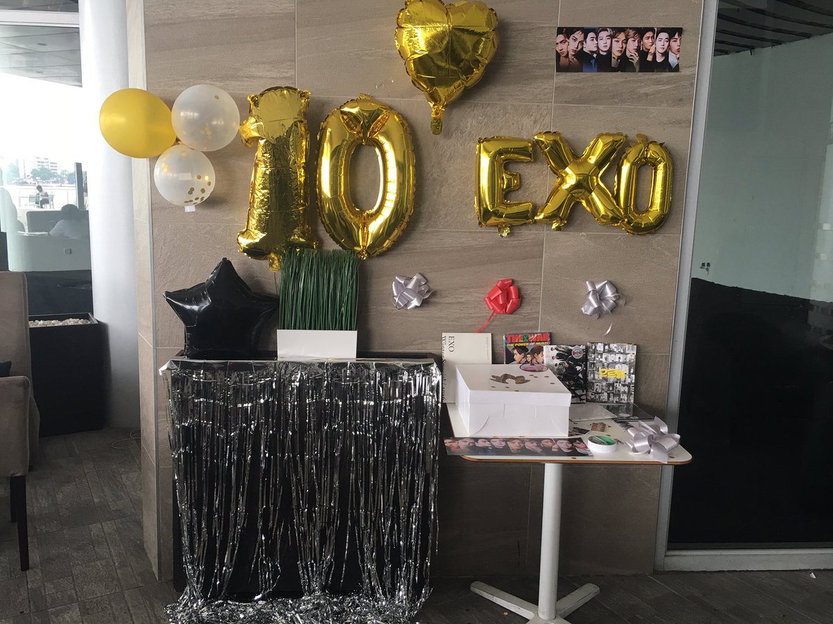 EXOL_NG's tweet photo. In celebration of EXO’s 10th Anniversary, some Nerries gathered yesterday for a cup sleeve event. @weareoneEXO We are proud of the men and and artist you’ve become. We hope to celebrate many more anniversaries with you ❤️
#.10YearsWithEXO
#.AlwaysAndForeverEXO
#.EXOWeAreOneDecade https://t.co/xkGsWBeufl