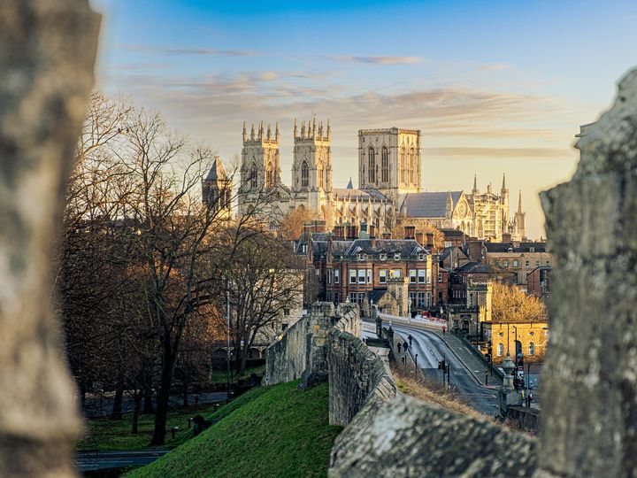 Undoubtedly one of the most stunning views in York. 😍

This photo makes it easy to see why York is repeatedly voted as one of the top visitor destinations in the UK! 🏰

Plan your visit: visityork.org
📷 Derek Hall