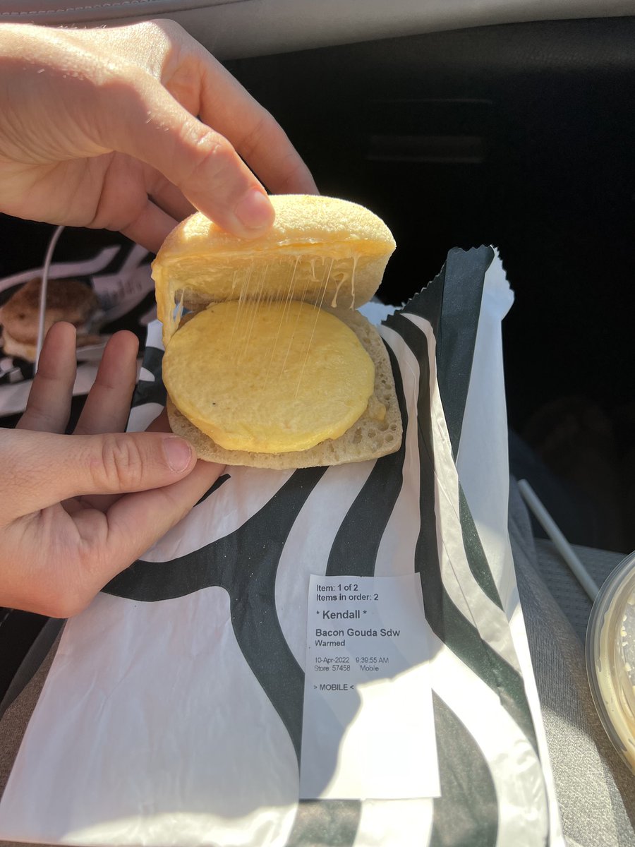 CATT_inthehat's tweet photo. Hey @Starbucks I know bacon is expensive right now but like you didn’t have to skimp my $5 sandwich like this https://t.co/w1XwDZunQN
