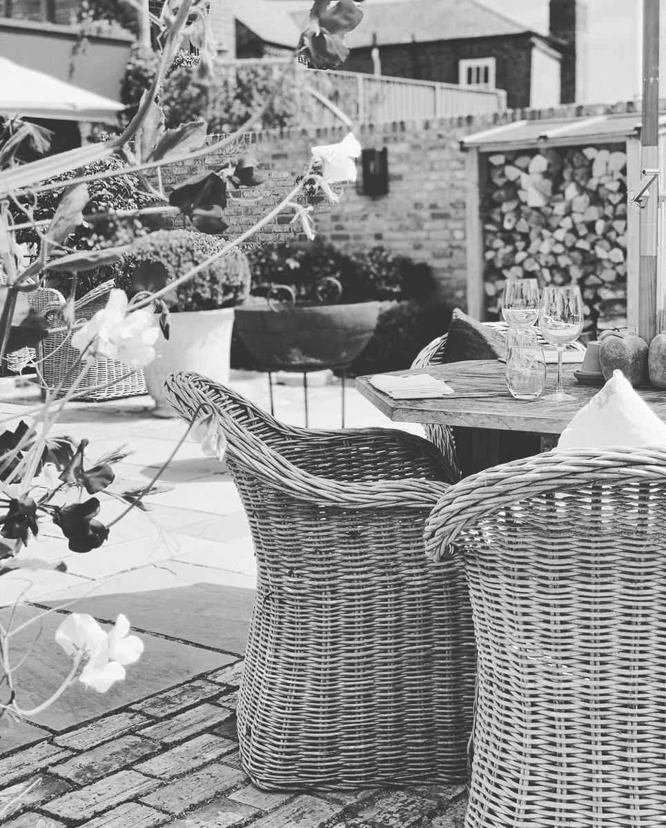Foresters__Hall's tweet photo. Excited to announce that @NorthHouseIOW will be opening again soon. 🌟💫

#CowesLife https://t.co/iUHjpEEcpI