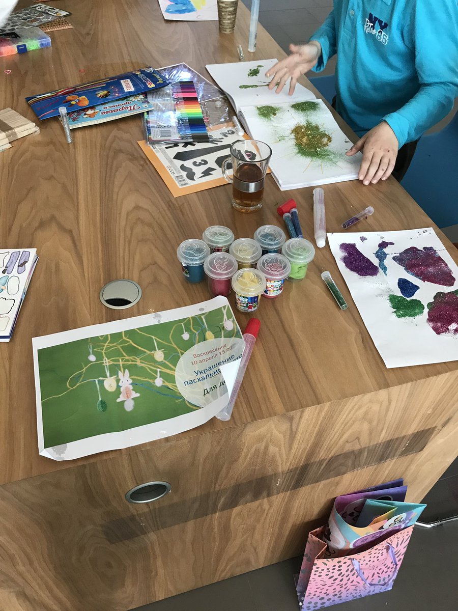 Hoe mooi kan het zijn! 
Hailey van 8 jaar organiseerde dit weekend een paasactiviteit 🐣 voor de kinderen op onze opvanglocatie Het Oog in Roelofarendsveen. 

De kinderen uit Oekraine vonden het geweldig, en de opvanglocatie ziet er gelijk een stuk gezelliger uit.

Dankjewel
