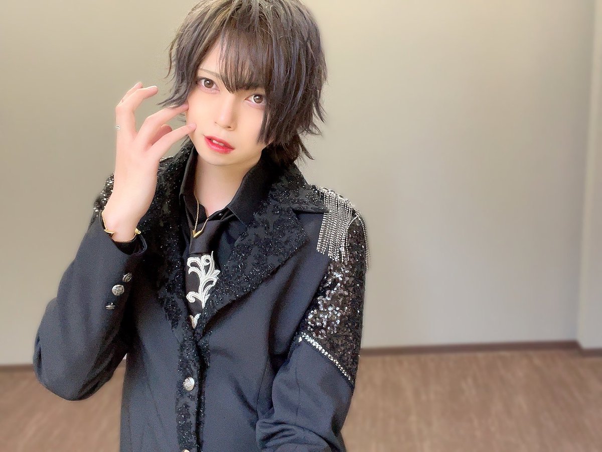 553_tom's tweet photo. トーマス生誕祭ありがとうございました🎂

素敵な空間をありがとうございました。
僕がこんなにたくさんして貰って
いい人間か不安になるくらいでした😭

これに見合うアイドルになるのが
これからの目標になりました🔥

僕をアイドルにしてくれてありがとう https://t.co/s7RVuHzdbM