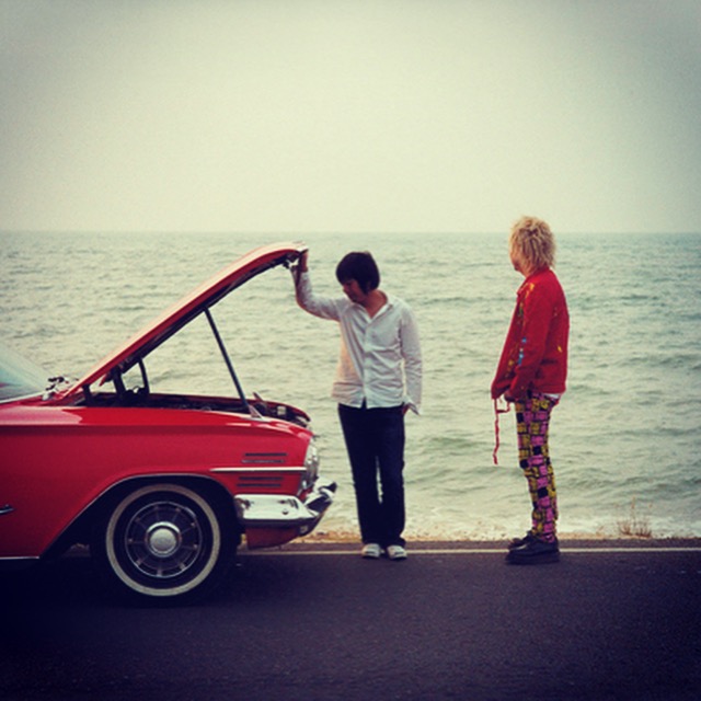 TSD2007's tweet photo. 箭内道彦さま お誕生日おめでとうございまス。
祝!THE SUNDAY DRIVERS 後部座席 箭内道彦氏58th!#thesundaydrivers #スネオヘアー #箭内道彦 #thesundaydrivers #風とロック #風とロック芋煮会 #渋谷のラジオ #渋谷のナイト #suneohair
▼THE SUNDAY DRIVERSのテーマ
https://t.co/ePgwkcSfRe https://t.co/WMBGsKQqpU