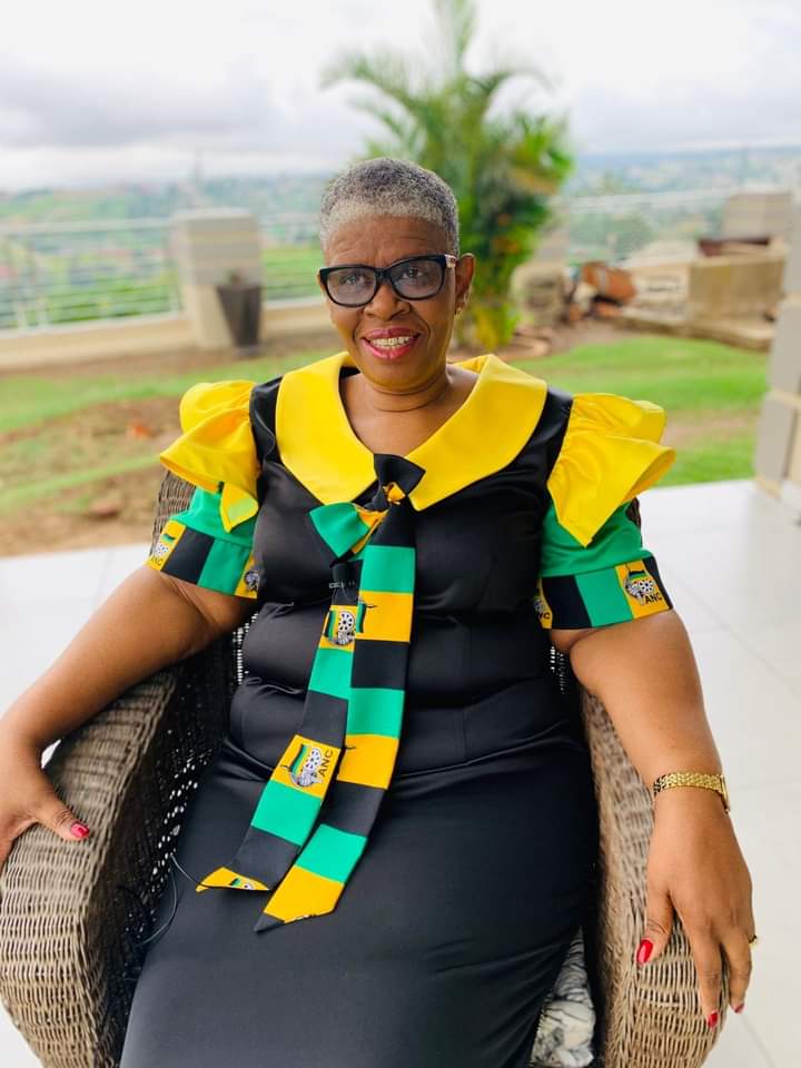 Mr_Handsome_ZA's tweet photo. Next month on 12th, Zandile Gumede will be 61 years old&amp; she's still nominated to be ANC chairperson.😏🚮

At the age of 26 years we hardly find bursaries, at 36 we hardly find employment but magogo at 61 years shes sitting with better opportunities than the rest of SA youth. https://t.co/pppAwAen0b