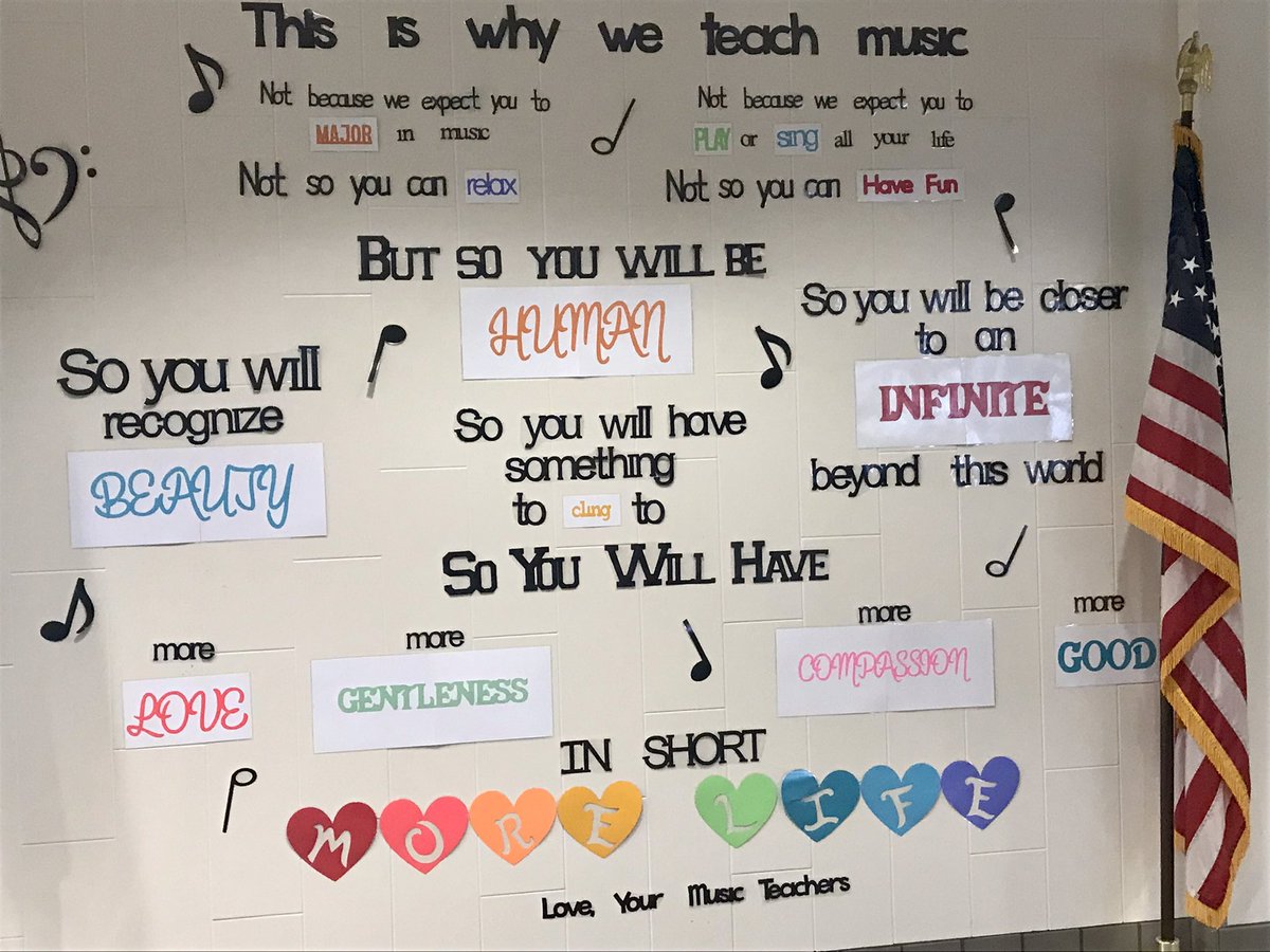 ShawnnaSweet's tweet photo. Happy Sunday! While visiting @Pinebrookgcsd this week, I had to stop &amp; admire this dynamic message from the music teachers. 🎶🌈♥️ @GreeceCSDMusic @PettiferSuz #GreeceChooseLove https://t.co/XzGFNAVFeP