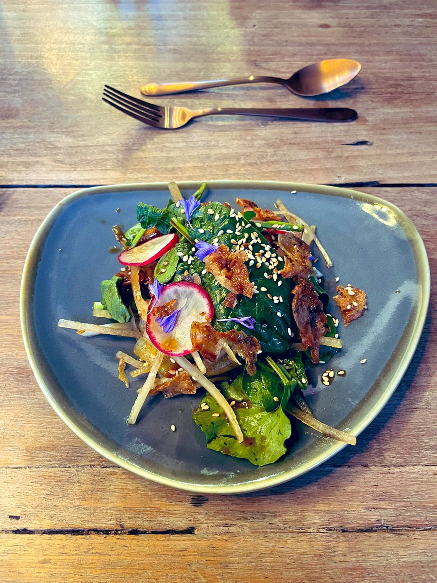 AshleighCarrol's tweet photo. Amazing child-free night away at @SilchesterFarm 🏠 Meant to be more of us but Covid happened….amazing food by chef Steven and Ben (No2) looked after us so well! Be back soon! 🦆 🐑 🍷 https://t.co/FqiSrR0zZw