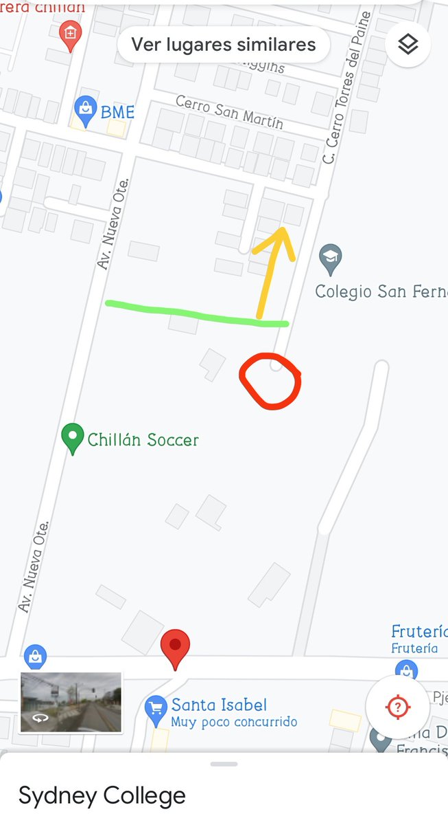 Hola, <a href="/BenaventeCamilo/">Camilo Benavente</a> , <a href="/muni_chillan/">MunicipalidadChillán</a> . Por favor poner atención al siguiente problema que se genera a diario en esta zona: 
Rojo: entrada de vehículos a Sydney College. 
Verde: Pasillo vehicular de Colegio San Fernando.
Amarillo: Nueva señalética de tránsito en 1 sentido. (1/3)
