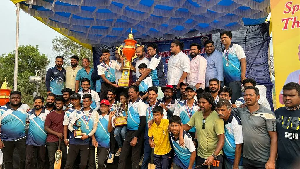 Joshua_De_Souza's tweet image. Attended the Finals of the #MapusaMunicipal #InterWard Heavy Ball Over Arm #CricketTournament2022 by #BodgeshwarCricketClub, presented the Winners Trophy to the Jhadakade Boys - #Ward No. 15 and distributed the Prize Trophies to the teams.