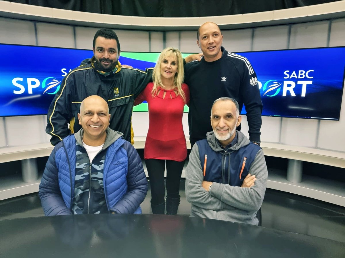 HusseinManack's tweet photo. Last test match of the season. Thanks to the entire team in front of the screen and behind the scenes, at the @SPORTATSABC studios and at @StGeorgesParkSt Thank u for the birthday wishes 🙏 #onwardsandupwards #SAvBAN #BangvSA #Proteas 🏏 https://t.co/wYn96pNyI9
