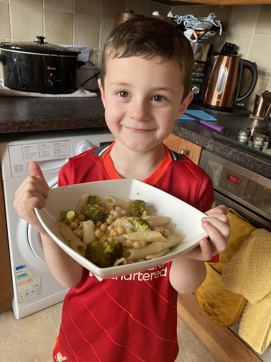 MichelleJulier2's tweet photo. @NYPSTigersYr4  chickpea &amp; broccoli pasta https://t.co/injlICmIq9