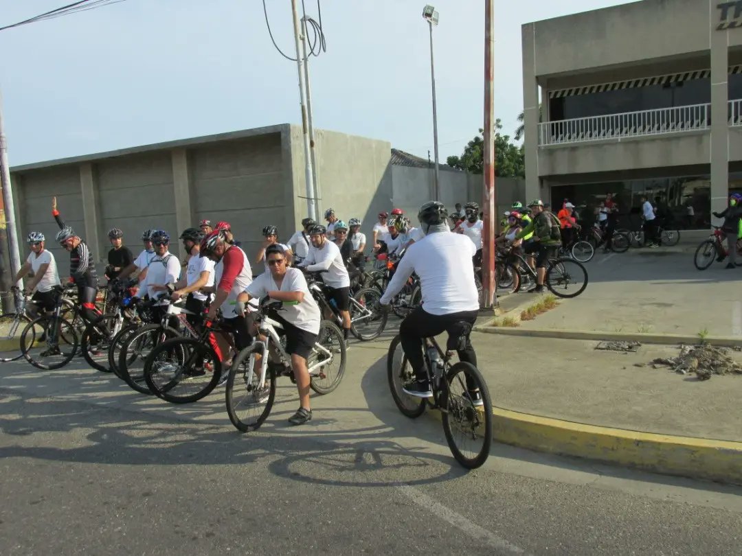 Actividades físicas, recreativas y deportivas tienen todo el apoyo de esta gestión. Excelente la ruta ciclovía de 20 kilómetros organizada en nuestra entidad.
#InnovaciónYProgreso
#CiudadOjedaMiCiudad
<a href="/manuelrosalesg/">Manuel Rosales</a>
