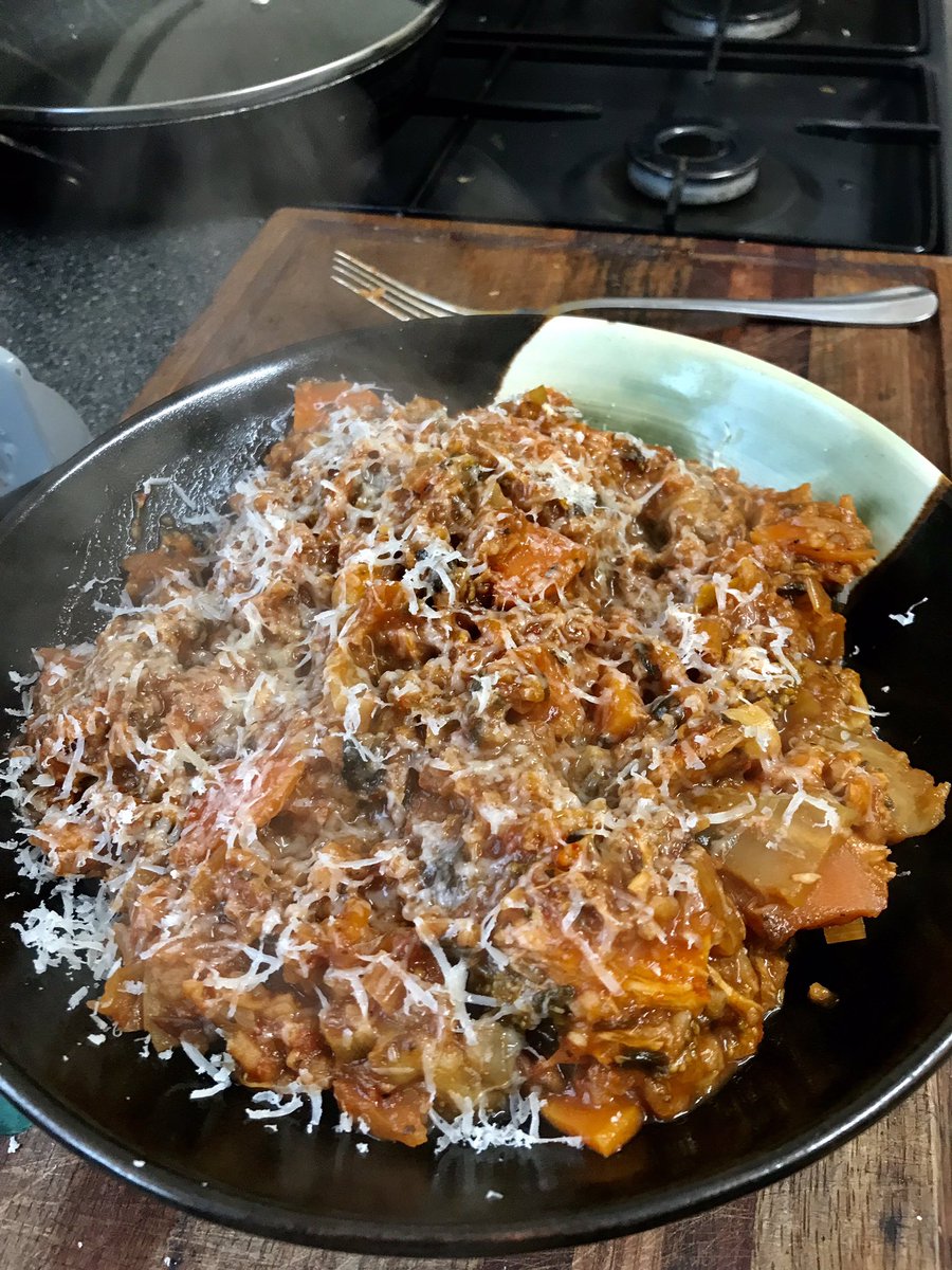 tantrictrevbbq's tweet photo. Freezer surprise again. Think there was Chicken,brocolli, carrots and spinach, maybe leek. Deffo Aleppo chilli flakes, plum tomato and Worcestershire sauce. Sprinkled again with Parmesan cheese. #freezersurprise #freezer #foodie #freezerdefrost #onepot https://t.co/IDGXXq2pco
