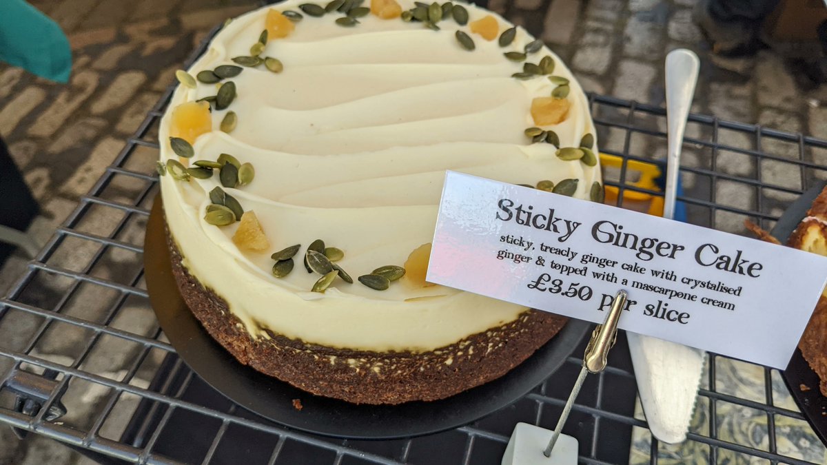 The last of my batch of @abbispantry snaps from my first visit to the stand. I ended up with a generous slice of sticky ginger cake -- for my breakfast!