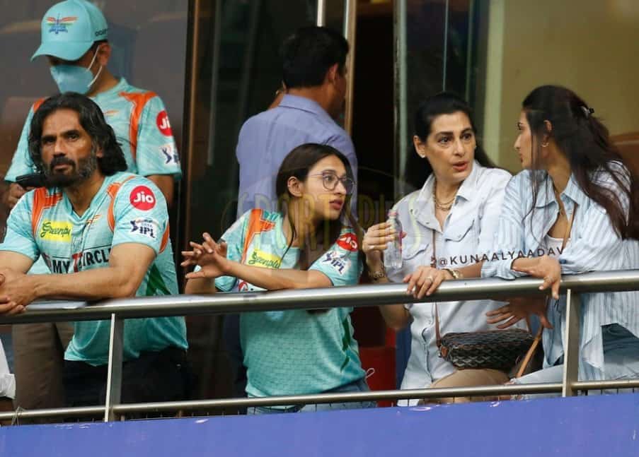 PappuSunielian's tweet photo. idol @SunielVShetty sir, @theathiyashetty ma'am and #Manashetty ma'am!
IPL2022
 #IPL2022  #RRVSLSG https://t.co/A3VRHvBHAs
