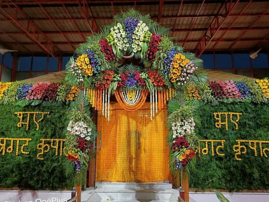 ShriRamTeerth's tweet photo. श्री #रामनवमी के पावन पर्व पर अयोध्या स्थित श्री रामजन्मभूमि परिसर में पुष्पों से सुंदर साज-सज्जा की गई।

The Shri Ram Janmabhoomi Complex was decorated with flowers on the occasion of Shri #RamNavami. https://t.co/s3kSpgbXQb