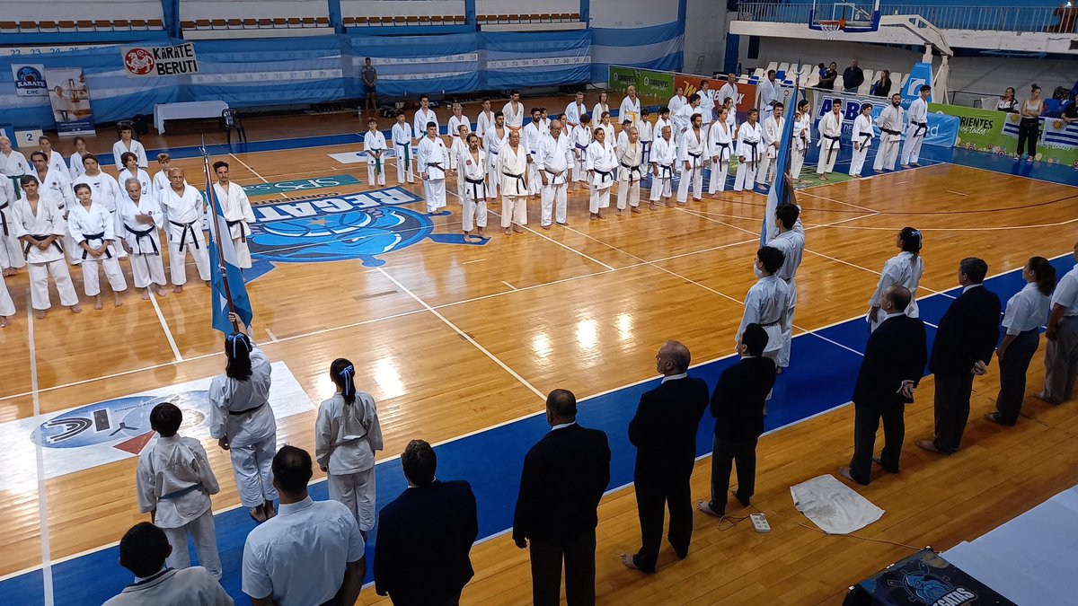 ClubRegatasCtes's tweet photo. #CRC | En el estadio José Jorge Contte, inicia la última jornada del torneo Cono Sur y Seminario con el sensei Hiroyoshi Okazaki
#Karate #ISKF https://t.co/wnmlTo30mq
