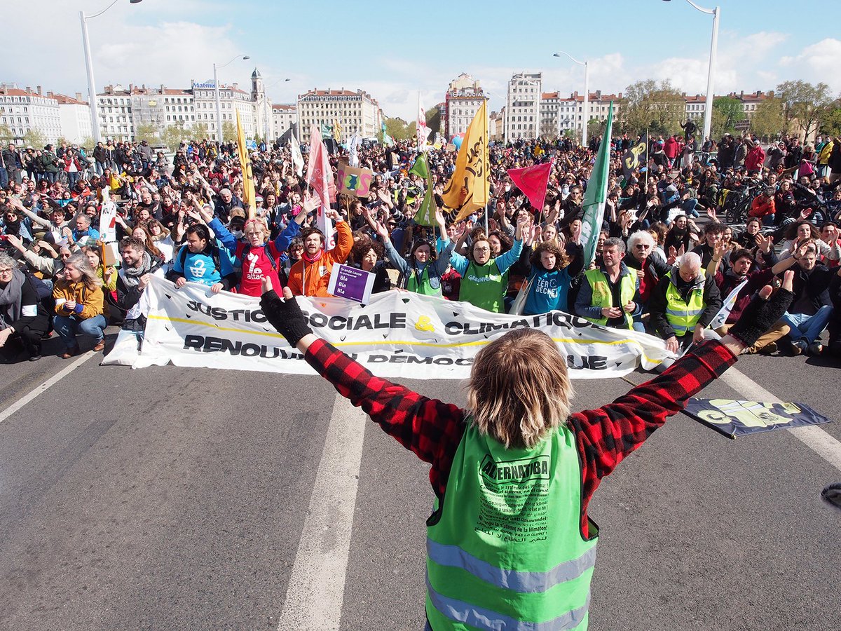 Lyon_Climat's tweet photo. 📣 REJOINS LA LUTTE ET FAIS UN DON 📣

La Marche pour le Futur - Lyon n'est qu'un début vers un autre avenir, et nous sommes déjà nombreux à le construire ! 

Rejoins nous et fais un don aux organisateur·ice·s !
https://t.co/xJcD11o7e2

📸 Crédits Photo : Michael Augustin https://t.co/5cUiUUJ3M8