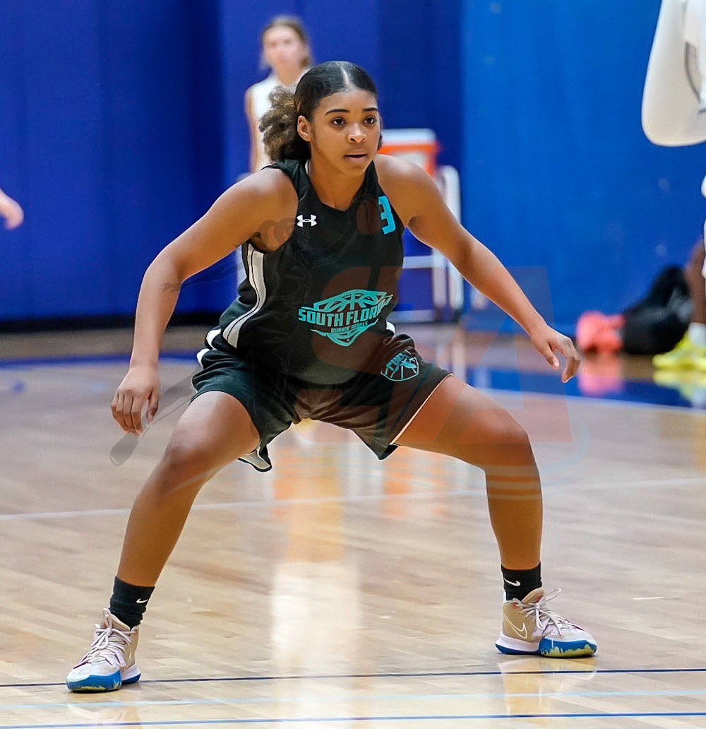SAthletesLBB's tweet photo. 🚨😴 Sleeper Standout 🥱🚨

#CalvaryChristian HS (FL) &amp; @sflrunninrebels 2022 G Samiyah Briggs (@samiyahbriggs) at #PGHTriumphRegionKickOff 📸 @ThaRealSleep 

First time seeing her play &amp; college coaches aren’t SLEEP, they’re DEAD! Great shooter &amp; defender! #ReviveYourselves https://t.co/1XtBYkek5o