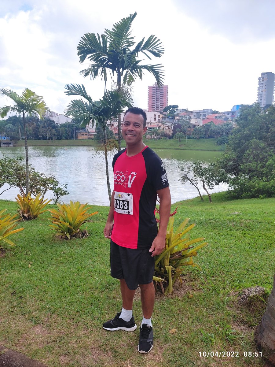 Edenilson_1985's tweet photo. Domingão e aquela corridinha no parque central de Santo André, 5 km em 22 min...🏃🏽‍♂️💪🏽👊🏽
#CircuitoEcoAmbientalV
#BoraCorrer
#Equipe
#LaBocaDelLitro 
#CorrerFazBem https://t.co/tdpOTJwJYG