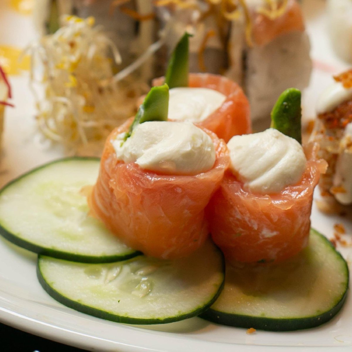 Sushifeel's tweet photo. Nuestras geishas son simplemente increíbles 😍

Este manjar de queso phila y palta envuelto en salmón rosado fresco es uno de los más pedidos en nuestros restaurantes y también por delivery 👌

¿Las probaste? 🤔 Contanos qué te parecen 😃

.
#sushi #sushifeel #tucuman #comida https://t.co/5SNnrU3QM5