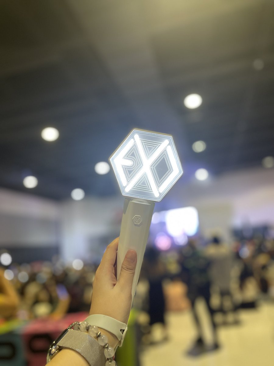dksooo12's tweet photo. Had so much fun yesterday! Thank you so much @a1lf0rEXO!
#EXOIkasampungAnibersaryo
#letsEXpOrethegame
#EXO #엑소
#1ΞX0 https://t.co/3Z83b5JAaq