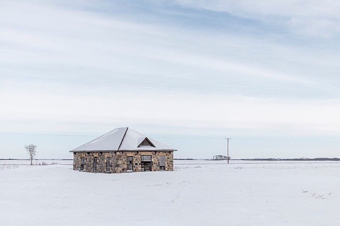 mreblackice's tweet photo. The last snow fall of the year a while back. Made sure to go get a couple photos. I loath this time of year for photos. But on a plus side playoffs are around the corner. And that, is the best time of year. #justacameraguy #chasingyesterday https://t.co/RNIzSIARV0