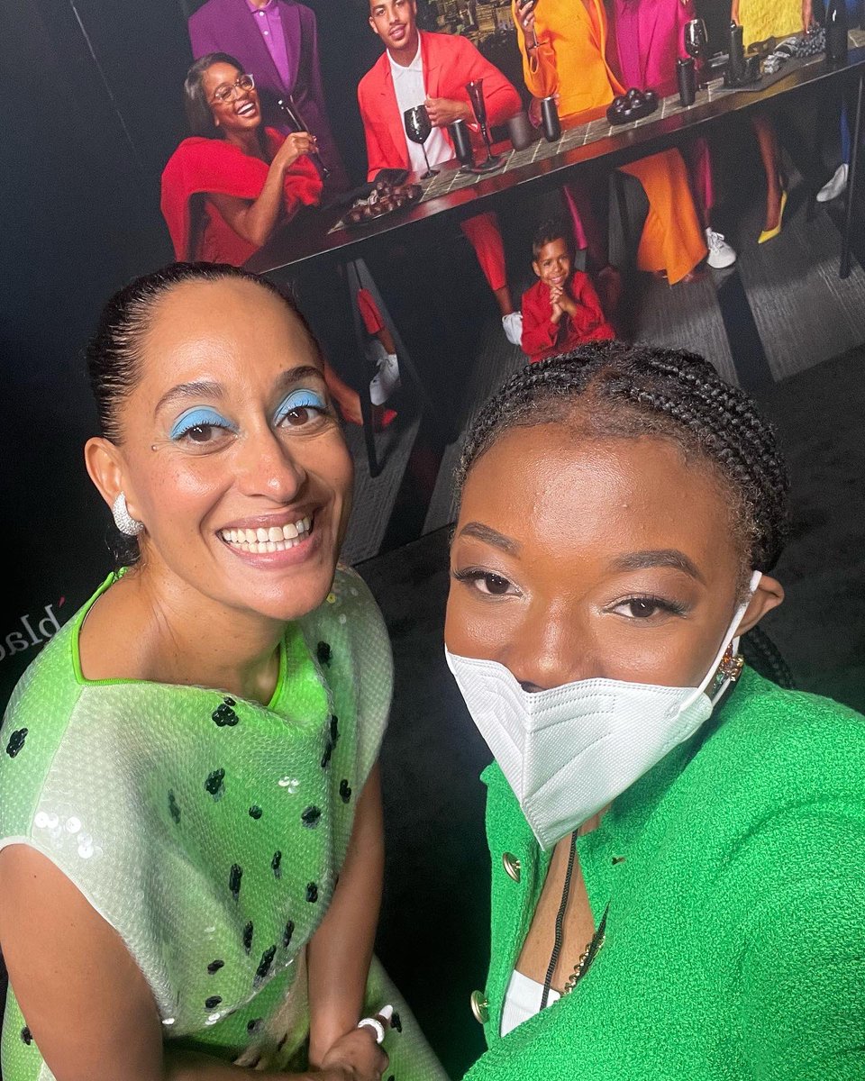 AsiaNicole_____'s tweet photo. Hands down one of the best nights of my life.Yesterday reminded me why I became a journalist. The feeling of acceptance and culture was soooo strong last night 💚. Thank you @blackishabc for having me last night it was an honor .  💚 https://t.co/8daZyapoC2