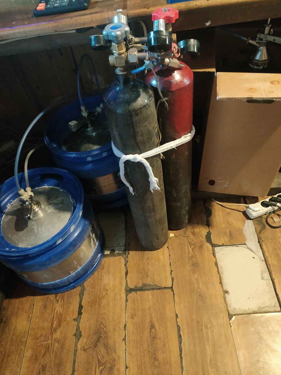 Təhlükəli sularda üzürəm..