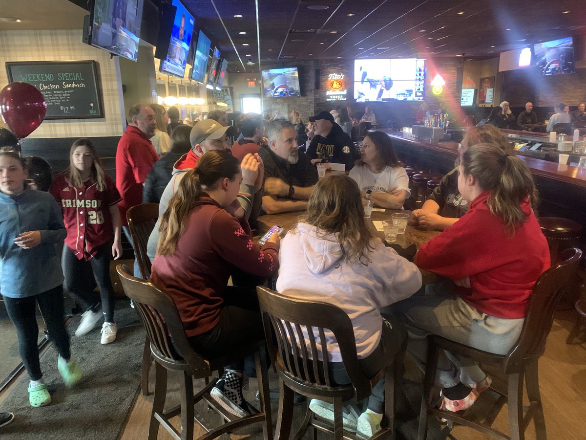 CoachKoltes's tweet photo. Thank you @MalonesMN &amp; AJ for putting on the Softball Breakfast Fundraiser this morning for the Crimson Program!! What an awesome turn out. #GreatCommunityBusinesses #CrimsonPride #Thankyouagain #AwesomeCommunity @bdaniels77 @SallyHa71566384 @MGActivities https://t.co/5TjXRt4XAk