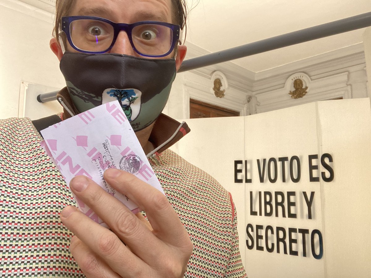 HernanGomezB's tweet photo. Voté para que se quede el dictador y así logre sentar las bases para ampliar su mandato hasta 2036… Feliz domingo a tutti https://t.co/DhjSRmTcCy