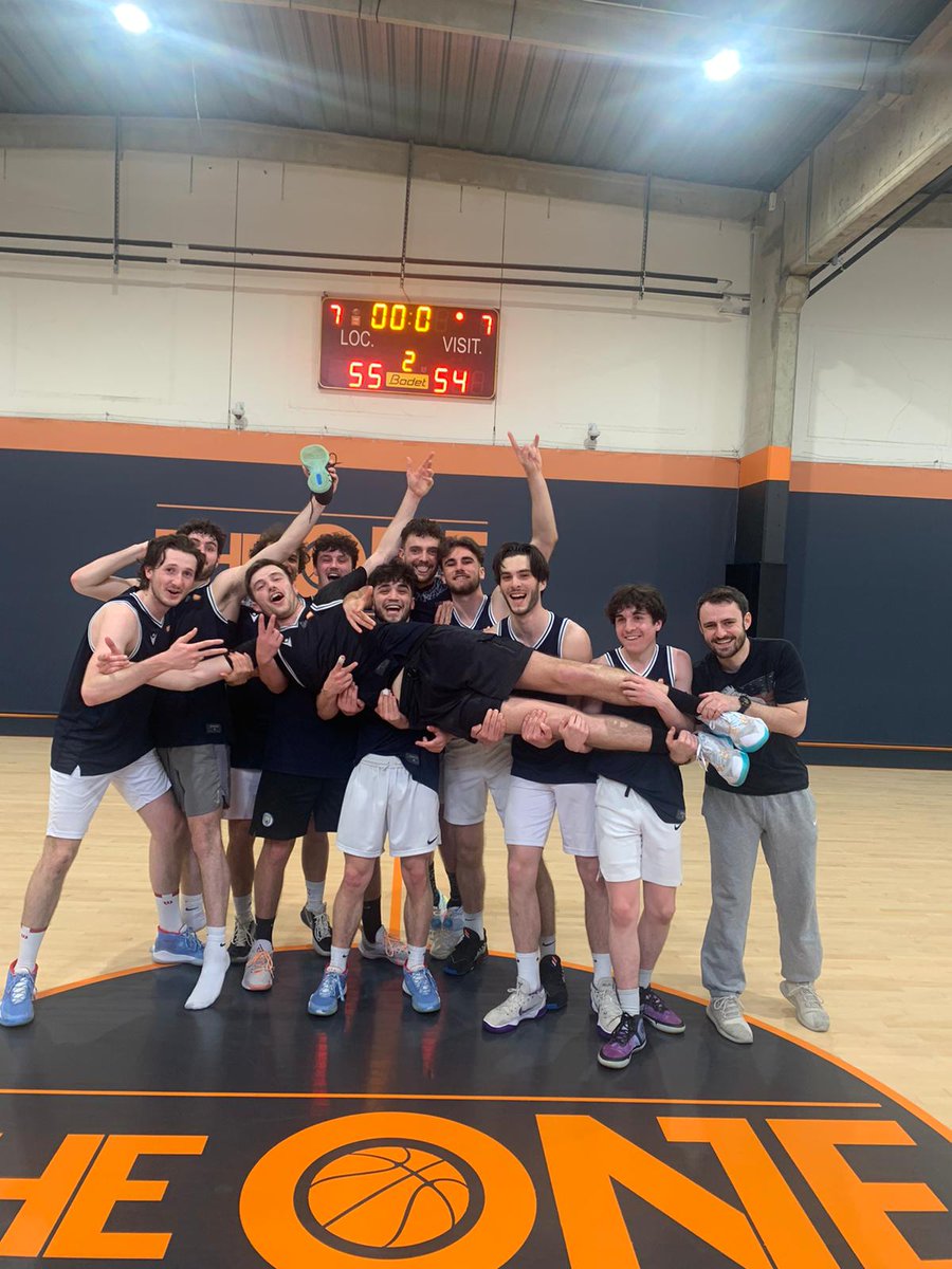 Ils l'ont fait 🎉 Notre équipe de #basket les Lumberjacks @ESCClermont sont #champion de France. Bravo à tous les joueurs🙏👍