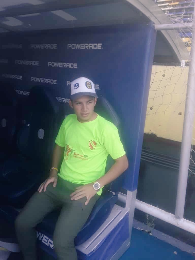 Q bien q me veo ahí sacando a somoza 💛💙