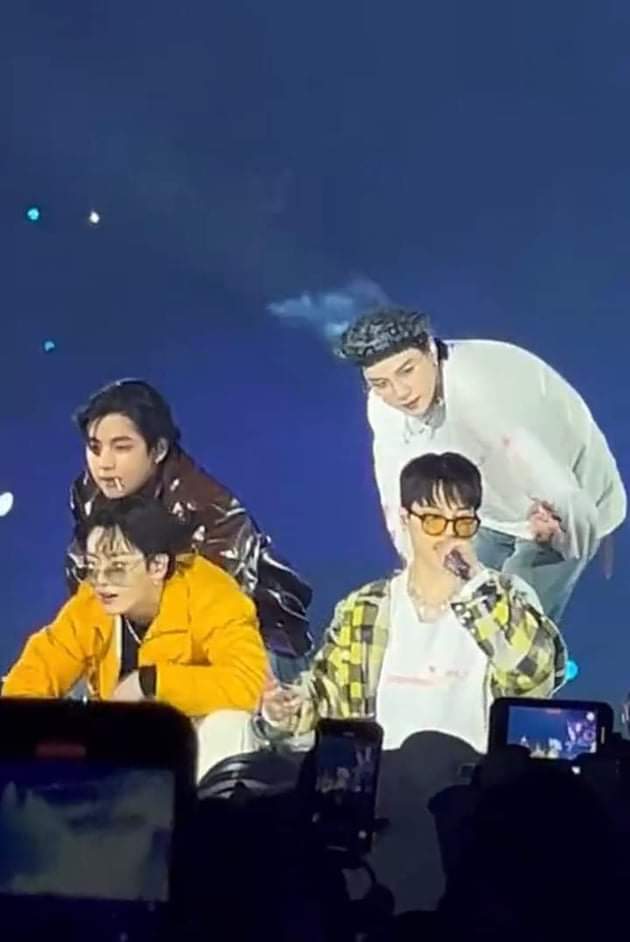 ga_ybl's tweet photo. Taehyung &amp; Yoongi collecting their boyfriends 🤭💖 https://t.co/6p2qbb2JDq