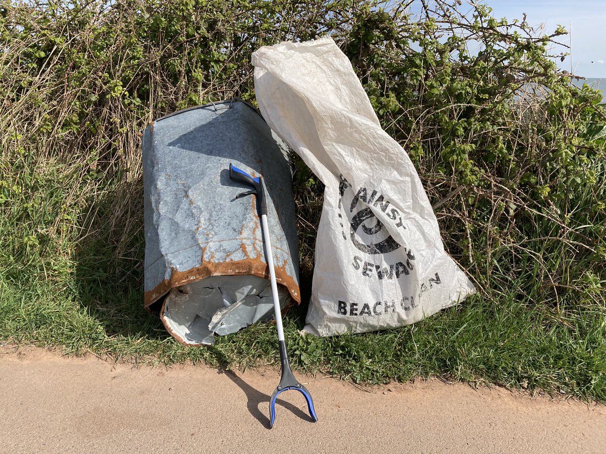 A huge thank-you to everyone who came along &amp; helped with the #PlasticFreeExmoor Blue Anchor to #Dunster Beach Clean today. Lots of marine debris &amp; litter removed from the beach &amp; the <a href="/steamcoasttrail/">Steam Coast Trail</a>. <a href="/LFCSSomerset/">Litter Free Somerset</a> <a href="/SevernEstuary/">SEP</a> <a href="/beachcomber50/">Keith Hunt</a> <a href="/KeepBritainTidy/">Keep Britain Tidy</a> <a href="/SomersetWT/">Somerset Wildlife Trust</a>