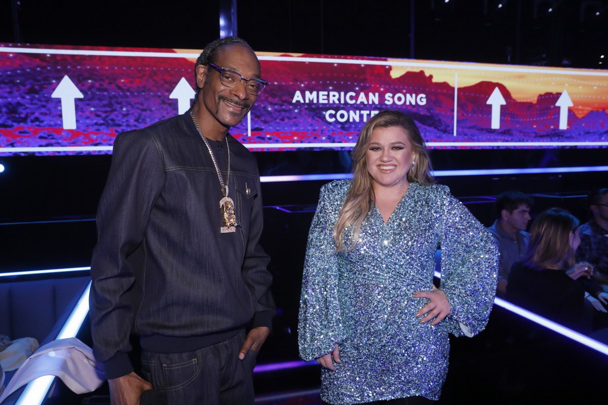 kellyclarkson's tweet photo. Looking forward to a new week of incredible performances on #AmericanSongContest tomorrow night! @SnoopDogg @NBC https://t.co/FeOAP6muUQ