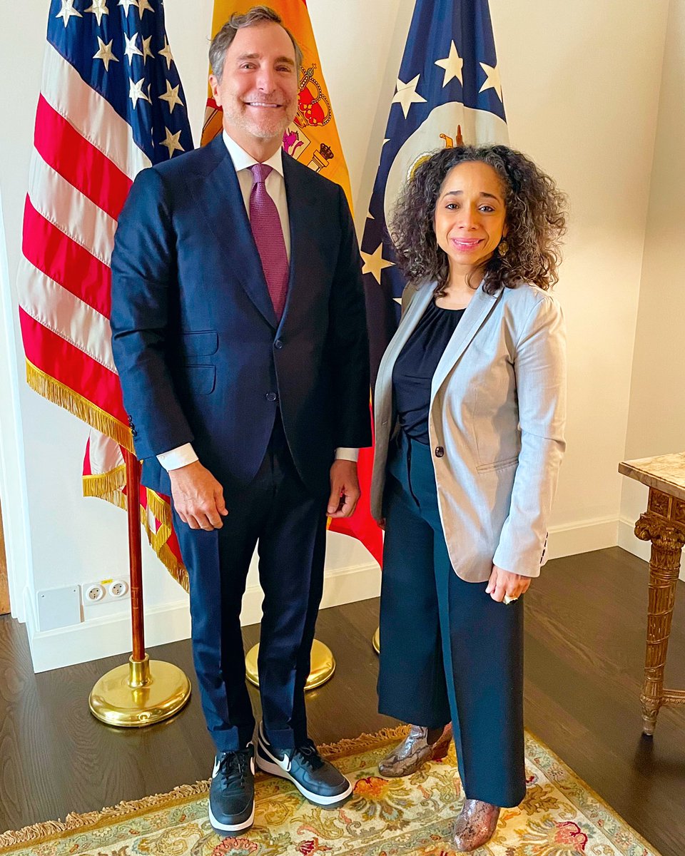 JamesCostos's tweet photo. A great honor to return to the residence since I left the Embassy in 2017 and catch up with Ambassador Reynoso.

Thank you Ambassador for restoring our multifaceted diplomatic relations and friendships with Spain, one of our longest &amp; trusted allies.

#AlwaysForwardTogether
🇺🇸+🇪🇸 https://t.co/WbNETYRPxQ