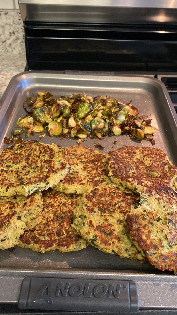 JenDHendry's tweet photo. Veggie prep Sunday! https://t.co/7qnqNIbwtG
