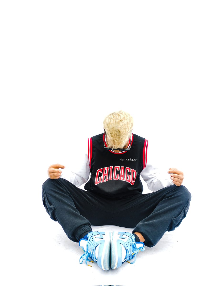 18Iamunique's tweet photo. NEW MV IS COMIN' OUT REAL SOON ⚠️ https://t.co/i1T11U7w7m