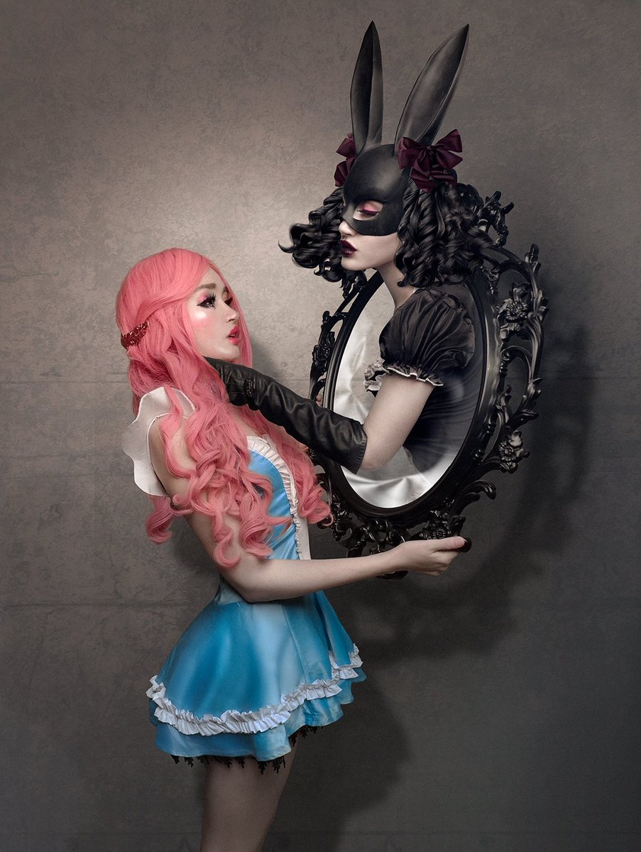 NatalieShau's tweet photo. Newly minted work “Dysmorphia”. Very personal work about body image struggles a lot of people have.
Link in comments ⬇️ https://t.co/ltQWwJhB7m